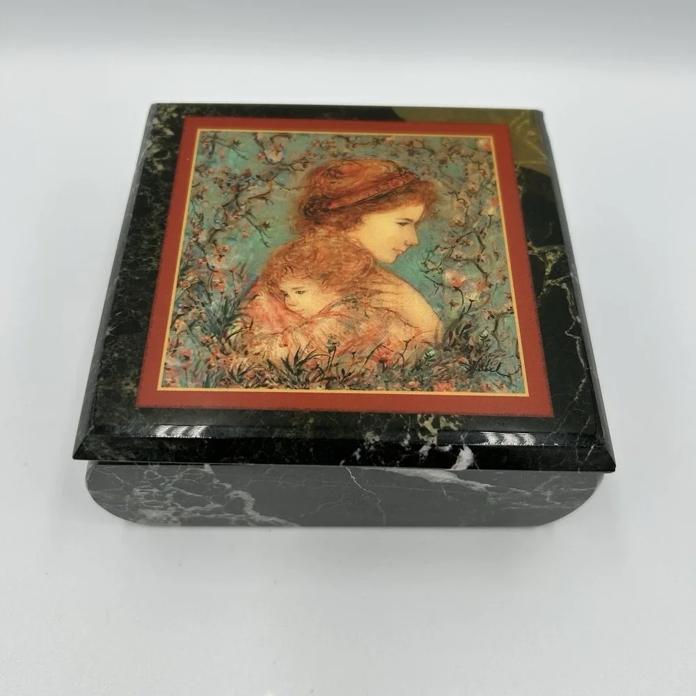 Vintage Edna Hibel Square Marble Lidded Trinket Box‎ 4
